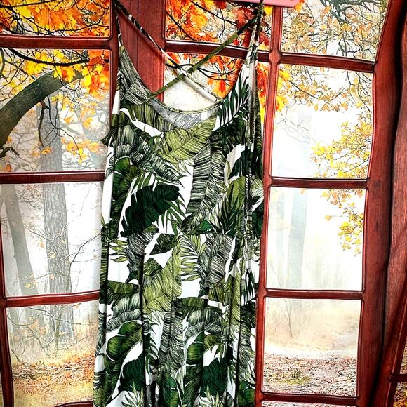 H&M Shorts One Piece Divided Palm Leaf Print Romper - size L - Picture 8 of 15